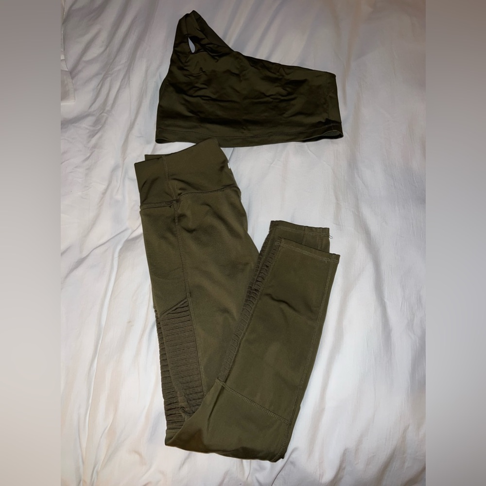 Khloe Kardashian Fabletics Set L